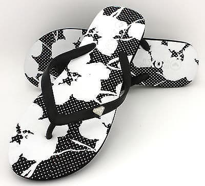 Roxy Women's Bamboo True Black Flip Flops
